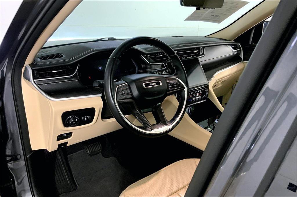 used 2022 Jeep Grand Cherokee car, priced at $32,000