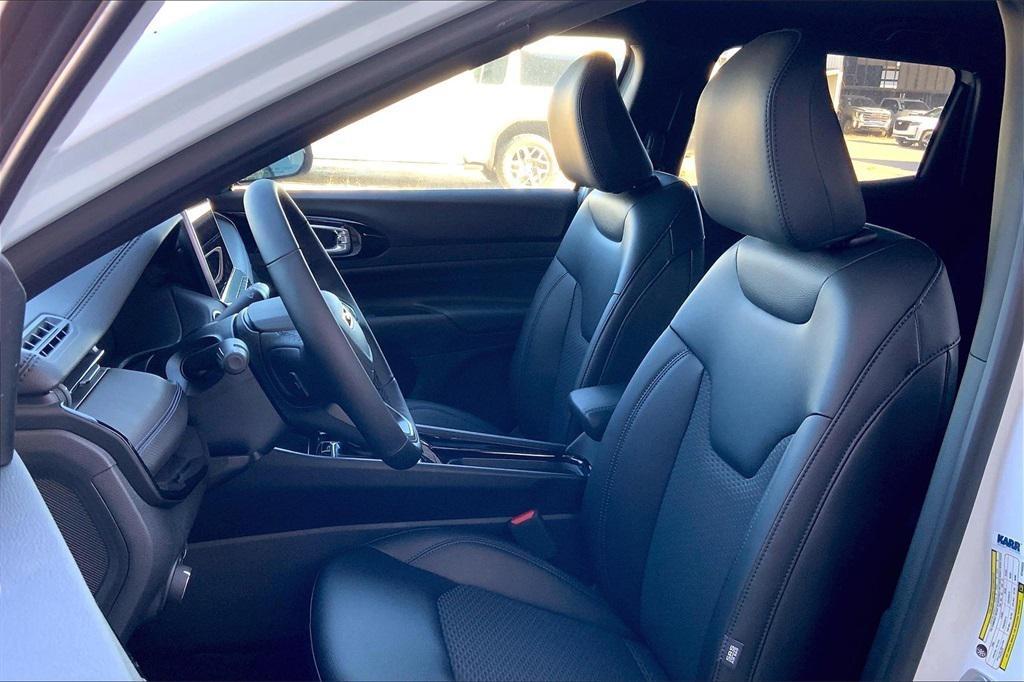 new 2025 Jeep Compass car, priced at $28,675