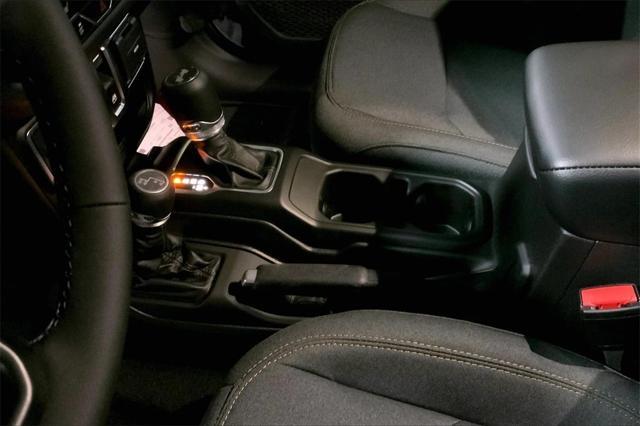 new 2025 Jeep Wrangler car, priced at $41,547