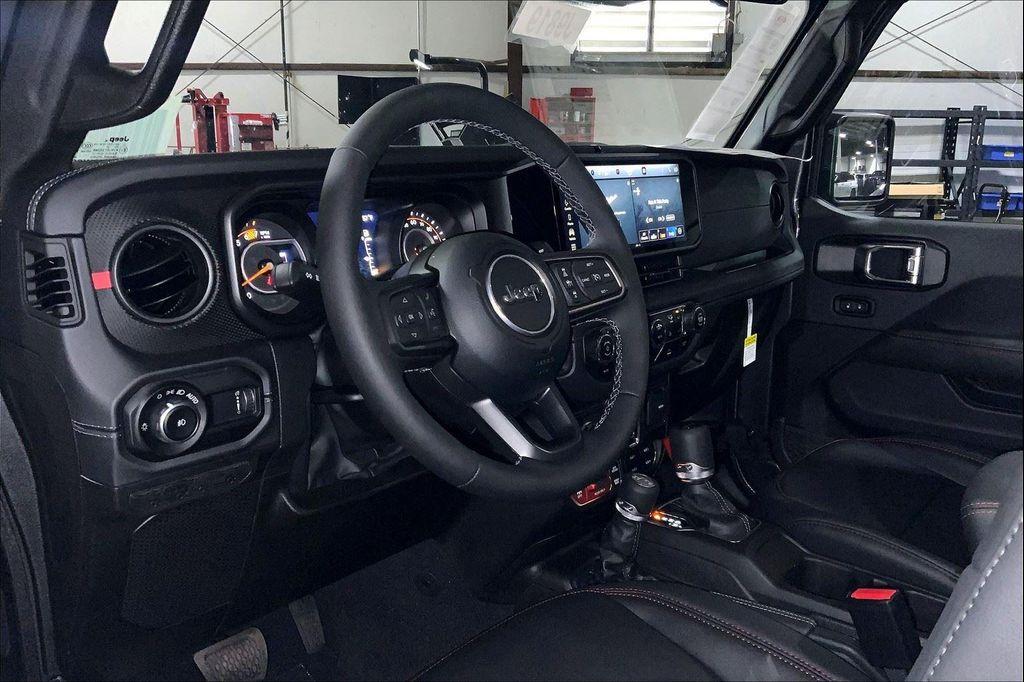 new 2025 Jeep Wrangler car, priced at $46,566