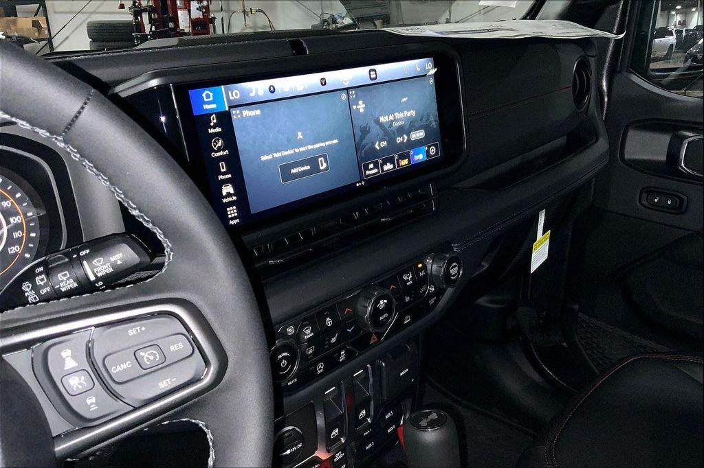 new 2025 Jeep Wrangler car, priced at $46,566