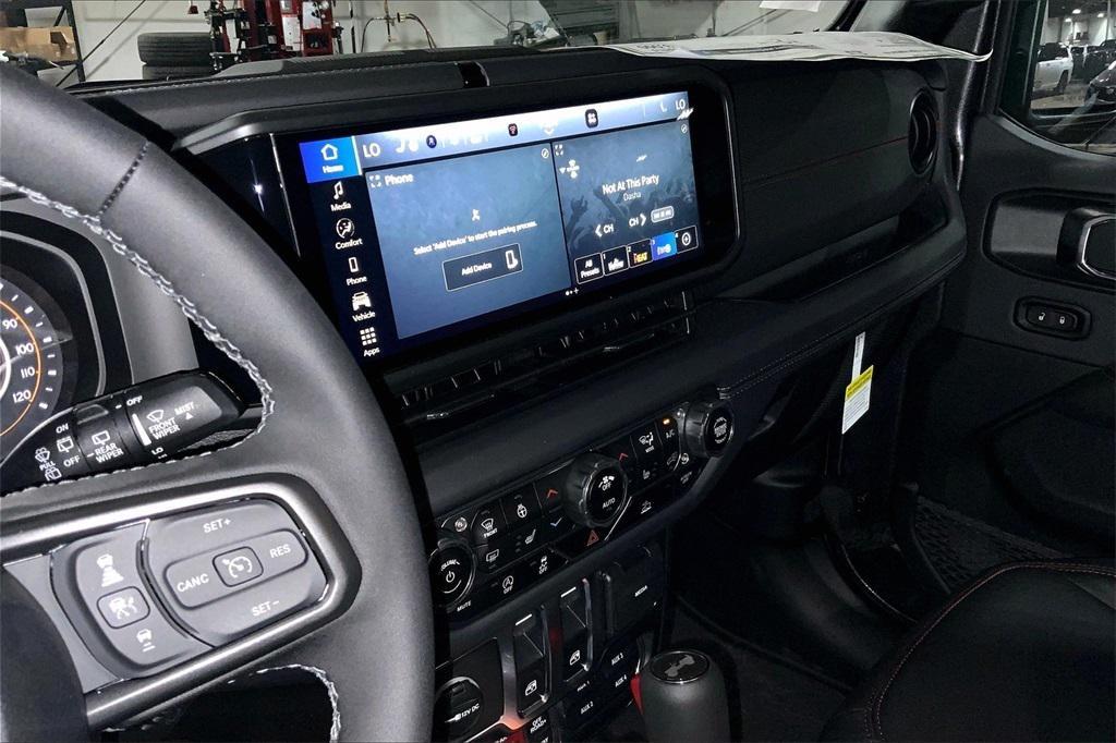 new 2025 Jeep Wrangler car, priced at $51,915