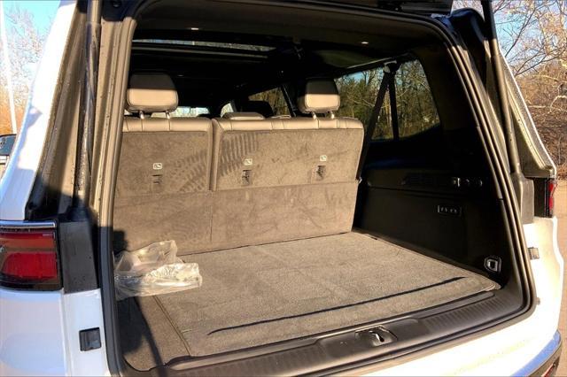 new 2024 Jeep Wagoneer L car, priced at $62,336