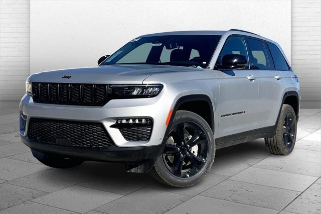 new 2025 Jeep Grand Cherokee car, priced at $50,121