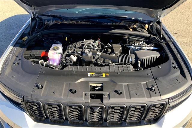 new 2025 Jeep Grand Cherokee car, priced at $50,121
