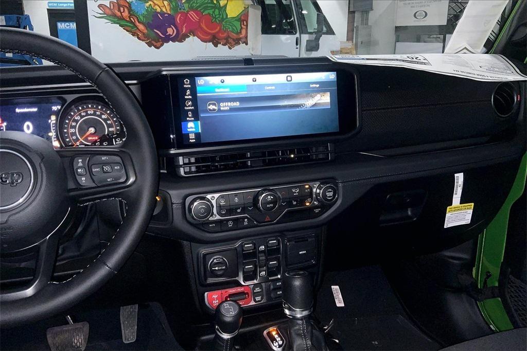 new 2025 Jeep Wrangler car, priced at $53,920