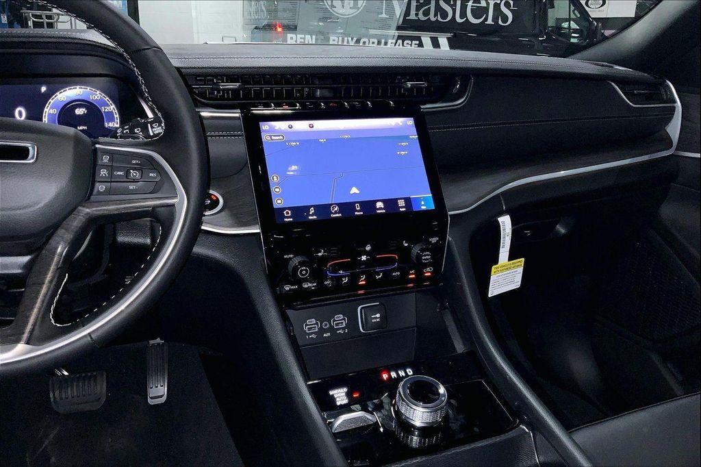 new 2025 Jeep Grand Cherokee car, priced at $42,839