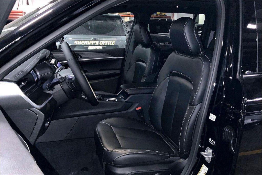 new 2025 Jeep Grand Cherokee car, priced at $42,839