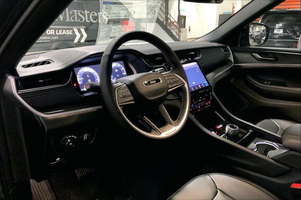 new 2025 Jeep Grand Cherokee car, priced at $42,839