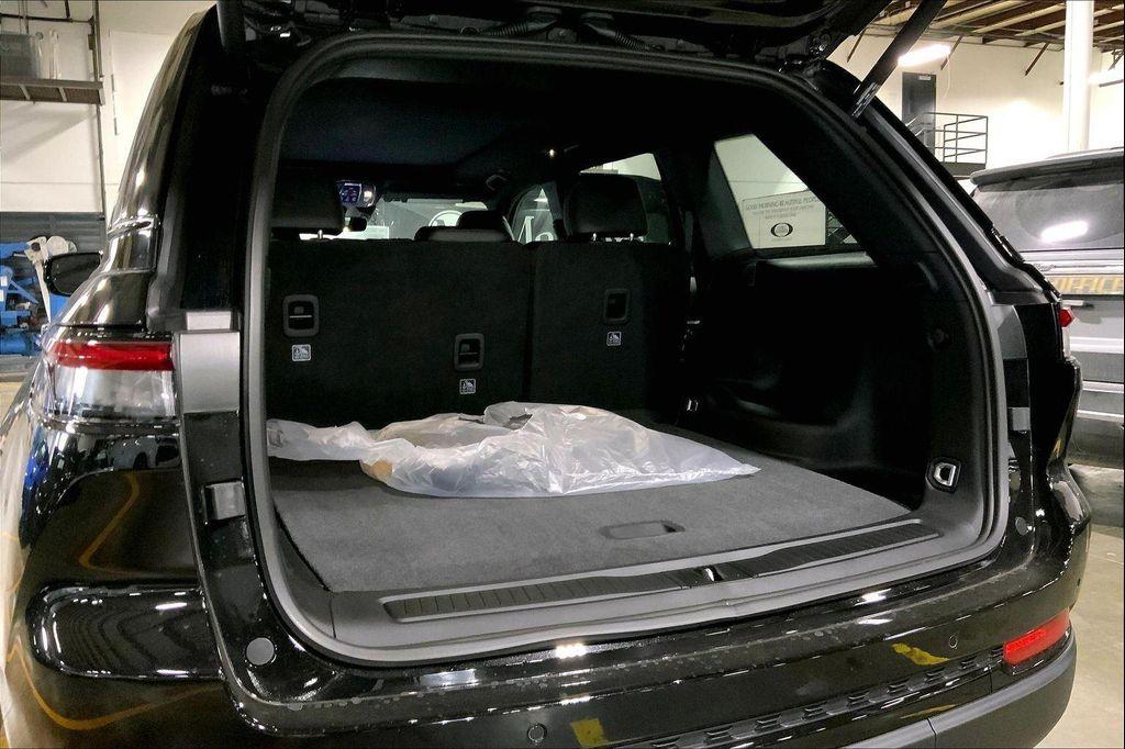 new 2025 Jeep Grand Cherokee car, priced at $42,839