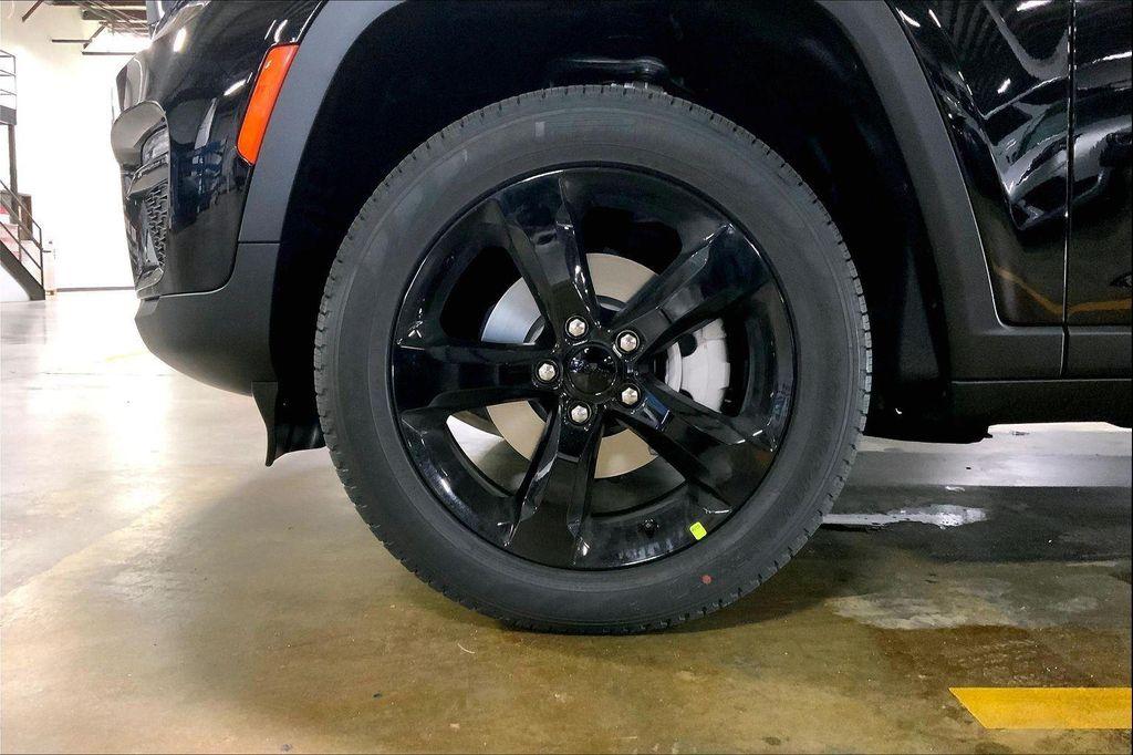 new 2025 Jeep Grand Cherokee car, priced at $42,839