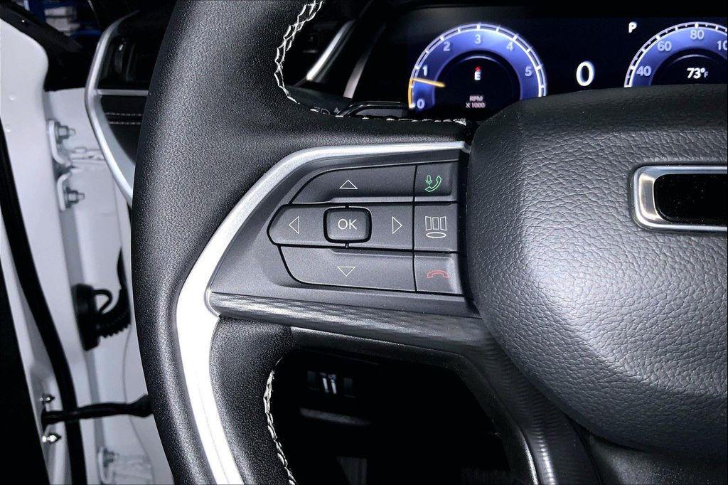new 2025 Jeep Grand Cherokee car, priced at $42,025