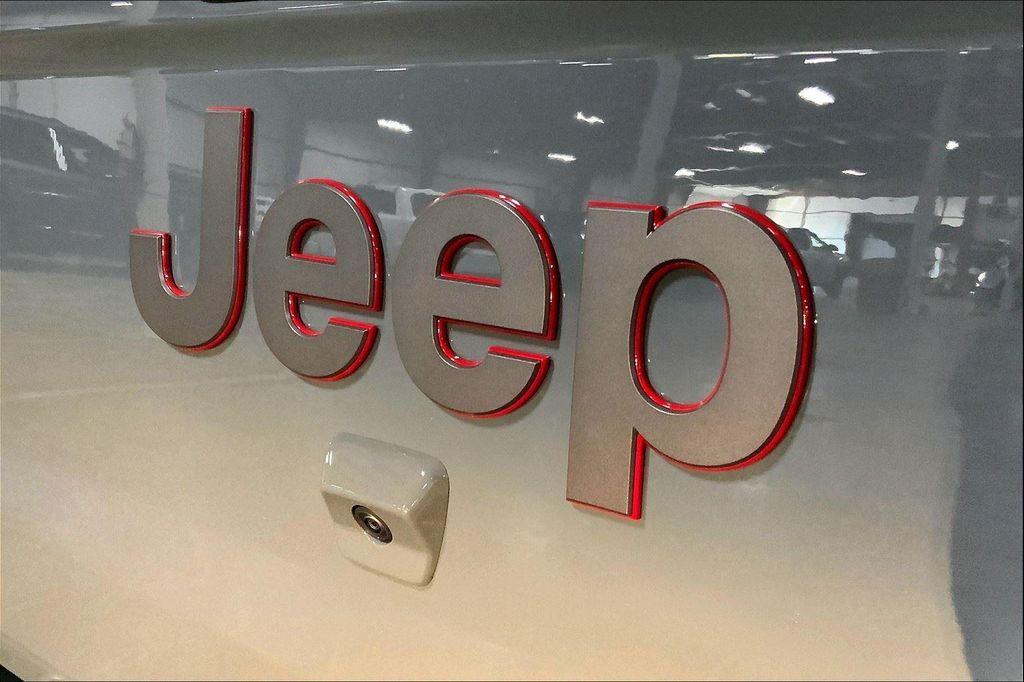 new 2025 Jeep Gladiator car, priced at $45,672