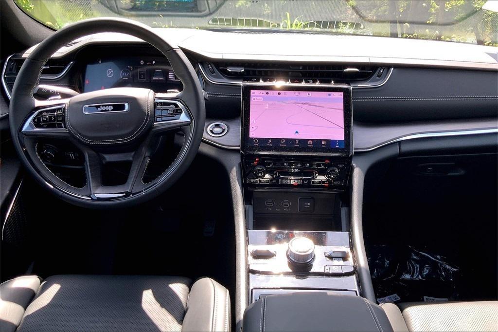 new 2025 Jeep Grand Cherokee car, priced at $68,215