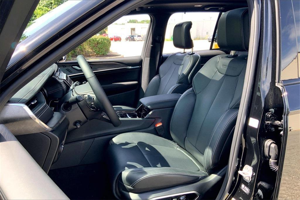 new 2025 Jeep Grand Cherokee car, priced at $68,215