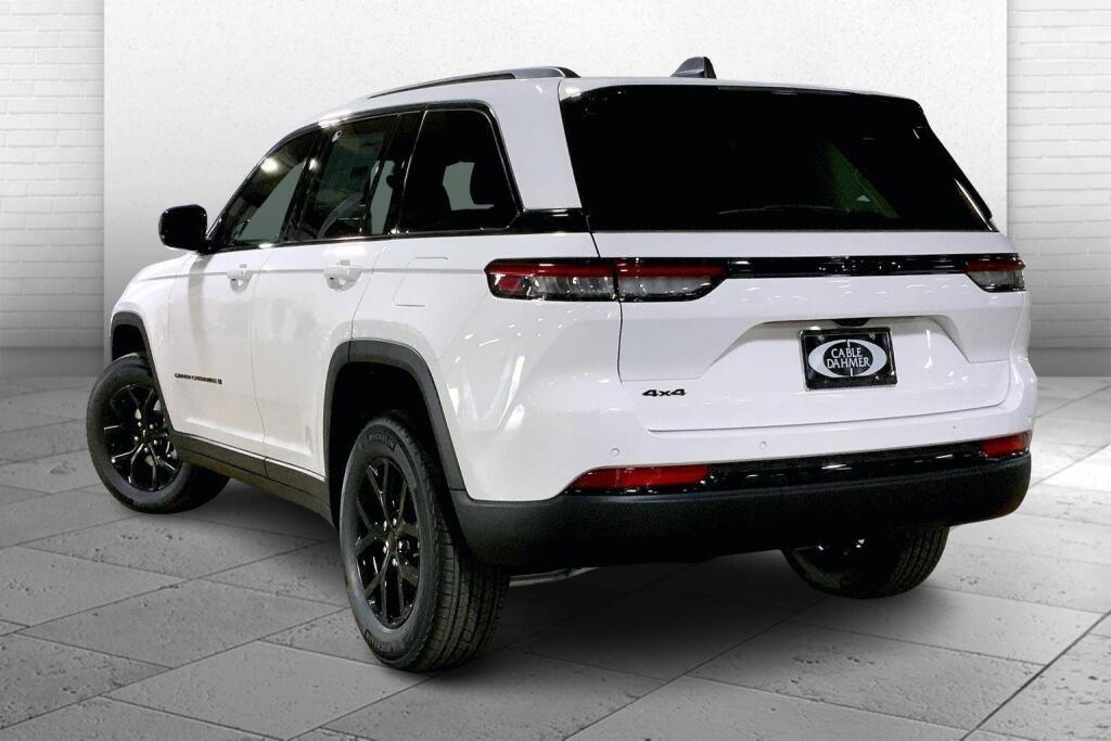 new 2025 Jeep Grand Cherokee car, priced at $45,217