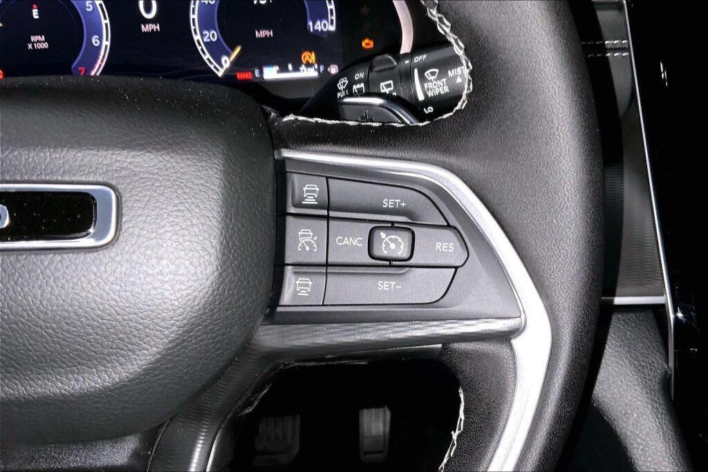 new 2025 Jeep Grand Cherokee car, priced at $45,217