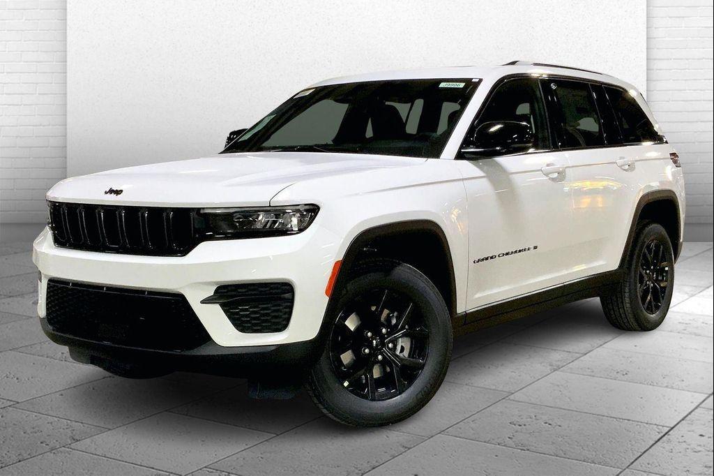new 2025 Jeep Grand Cherokee car, priced at $34,501