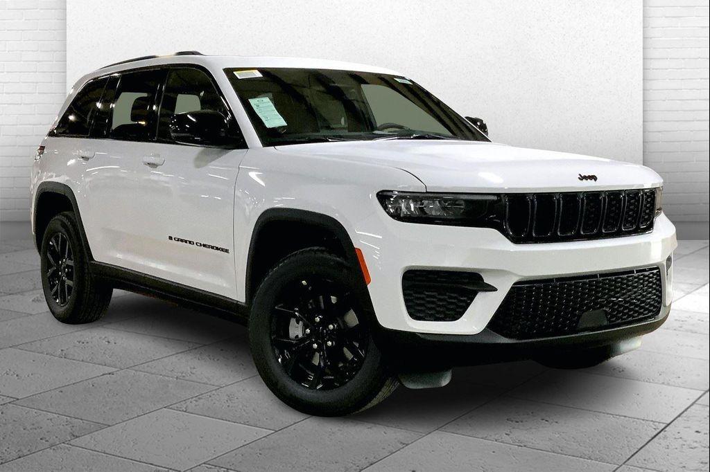 new 2025 Jeep Grand Cherokee car, priced at $44,717