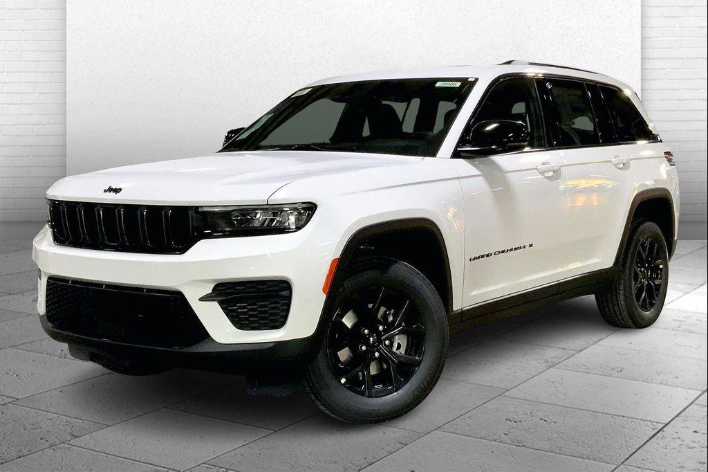 new 2025 Jeep Grand Cherokee car, priced at $44,717