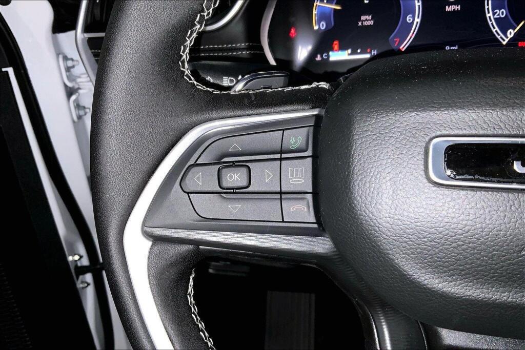 new 2025 Jeep Grand Cherokee car, priced at $45,217