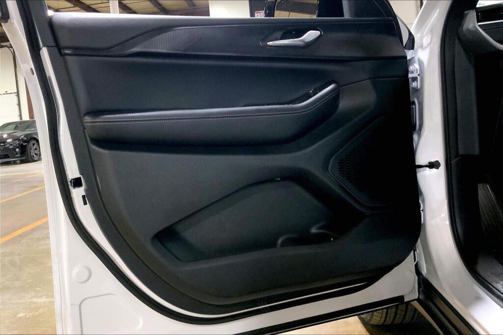 new 2025 Jeep Grand Cherokee car, priced at $45,217