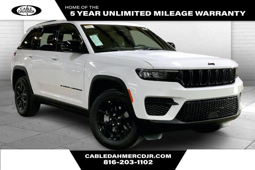 new 2025 Jeep Grand Cherokee car, priced at $45,217