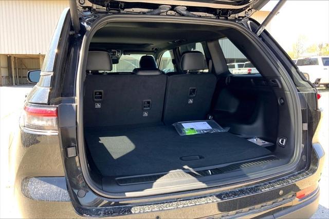 new 2025 Jeep Grand Cherokee car, priced at $41,061