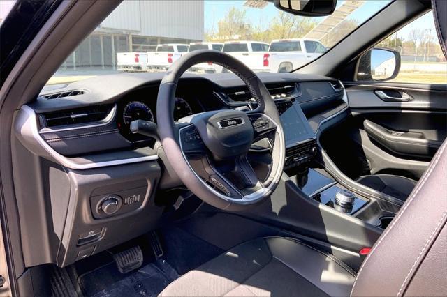 new 2025 Jeep Grand Cherokee car, priced at $41,061