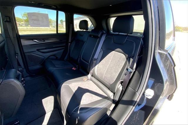 new 2025 Jeep Grand Cherokee car, priced at $45,528