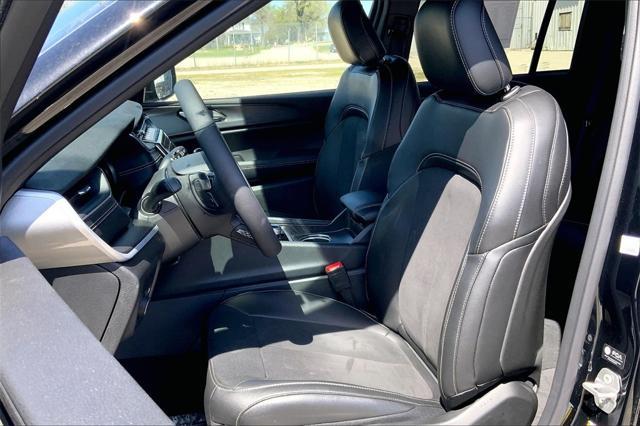 new 2025 Jeep Grand Cherokee car, priced at $41,061
