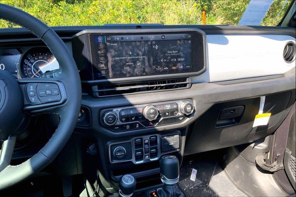 new 2025 Jeep Wrangler car, priced at $49,075