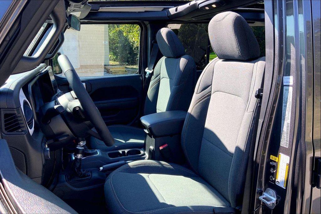 new 2025 Jeep Wrangler car, priced at $49,075