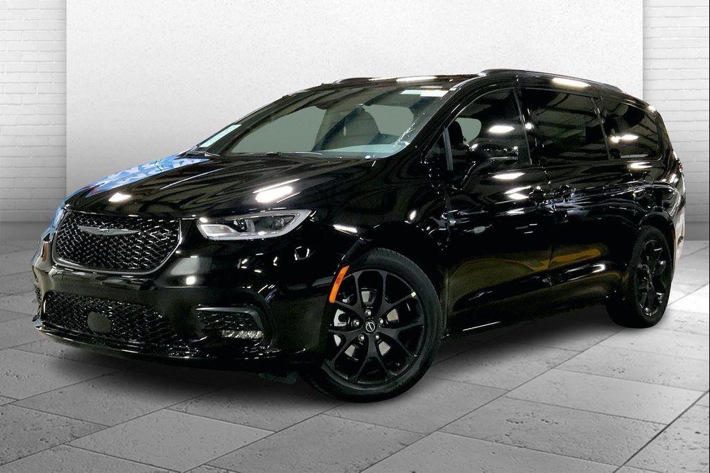 new 2026 Chrysler Pacifica car, priced at $40,814