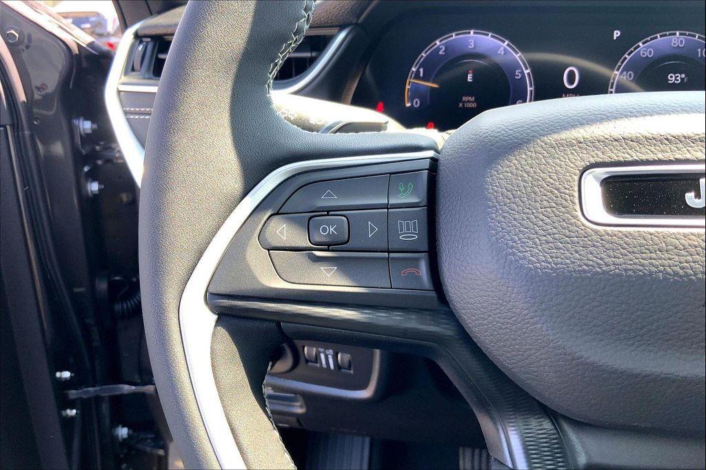 new 2025 Jeep Grand Cherokee L car, priced at $40,275