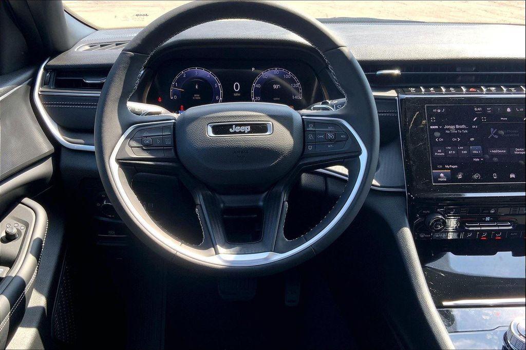 new 2025 Jeep Grand Cherokee L car, priced at $40,275