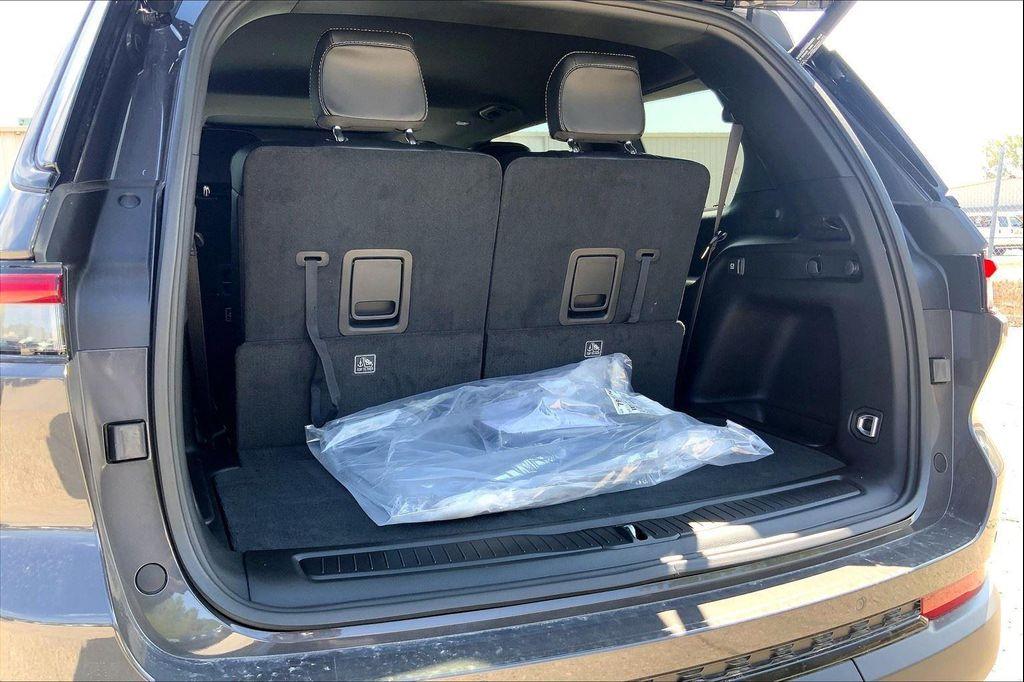 new 2025 Jeep Grand Cherokee L car, priced at $40,275