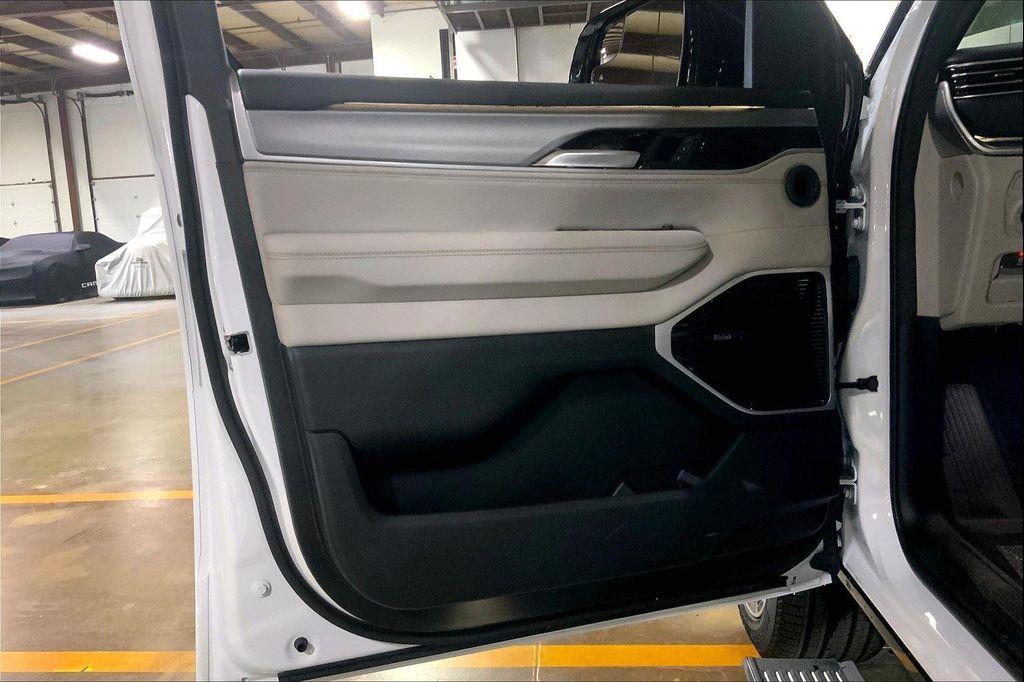 new 2025 Jeep Wagoneer L car, priced at $72,646