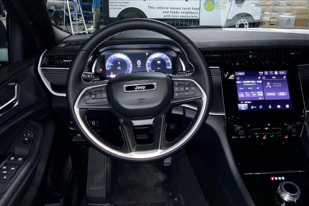 new 2025 Jeep Grand Cherokee car, priced at $43,684