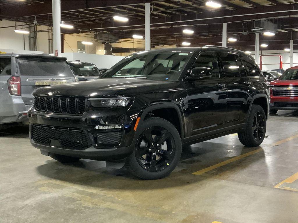 new 2025 Jeep Grand Cherokee car, priced at $41,839