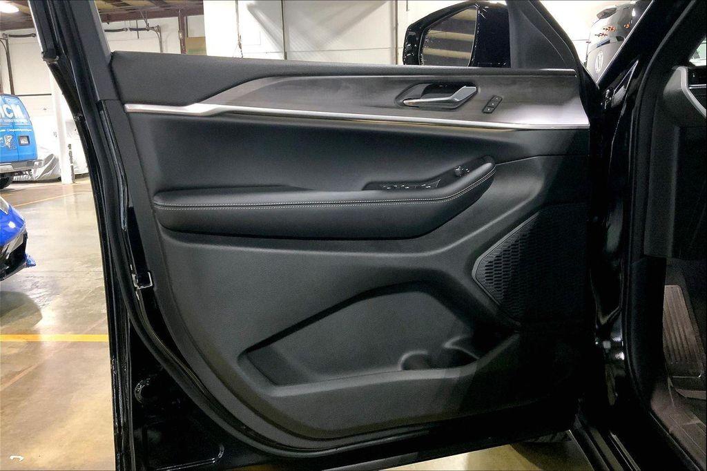 new 2025 Jeep Grand Cherokee car, priced at $41,839