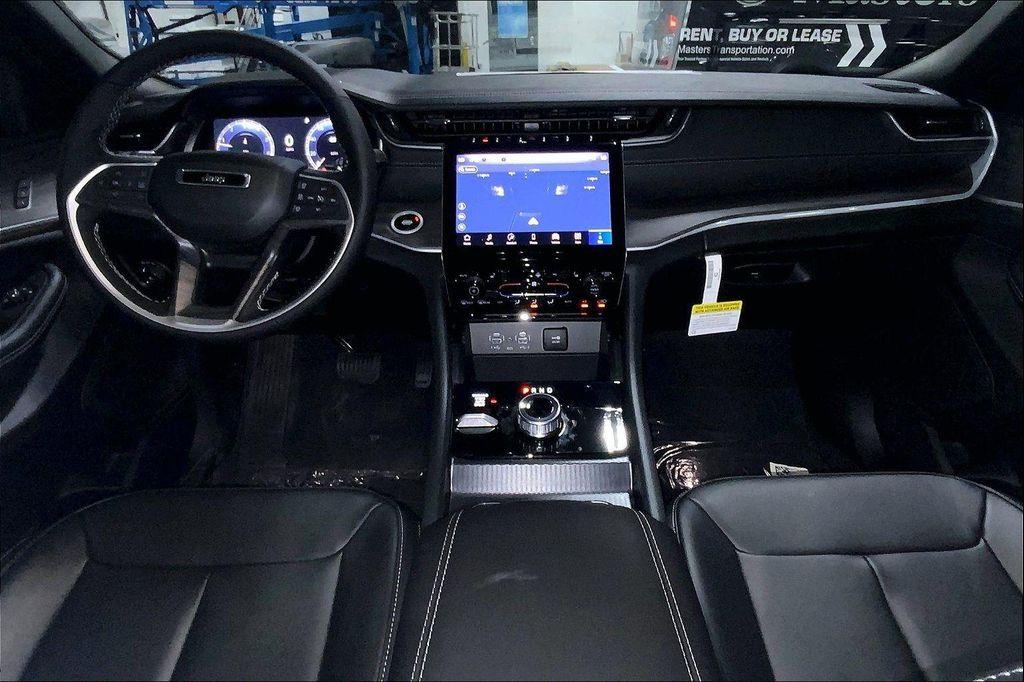 new 2025 Jeep Grand Cherokee car, priced at $41,839