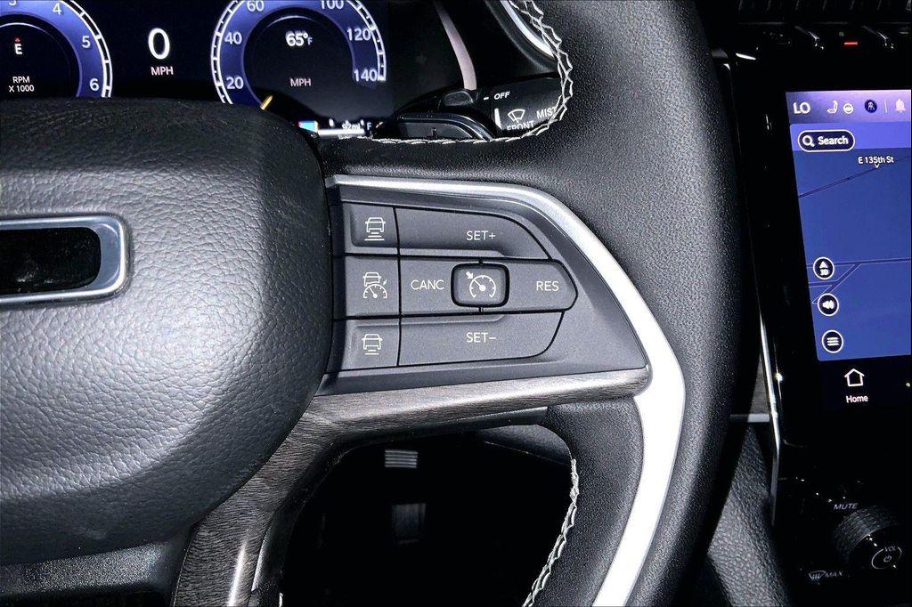 new 2025 Jeep Grand Cherokee car, priced at $41,839