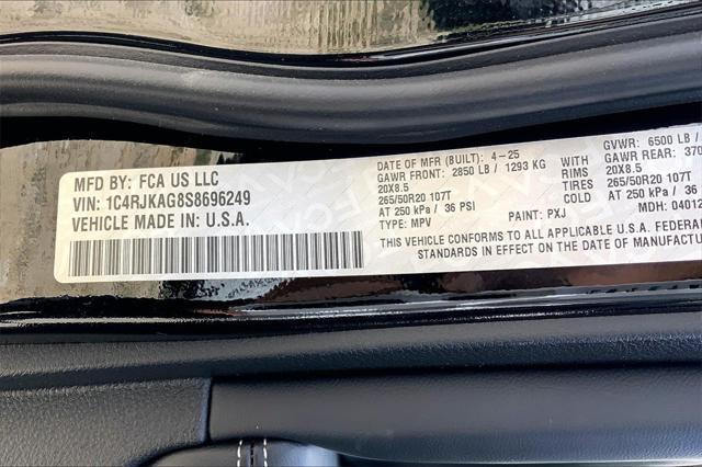 new 2024 Jeep Grand Cherokee L car, priced at $52,761