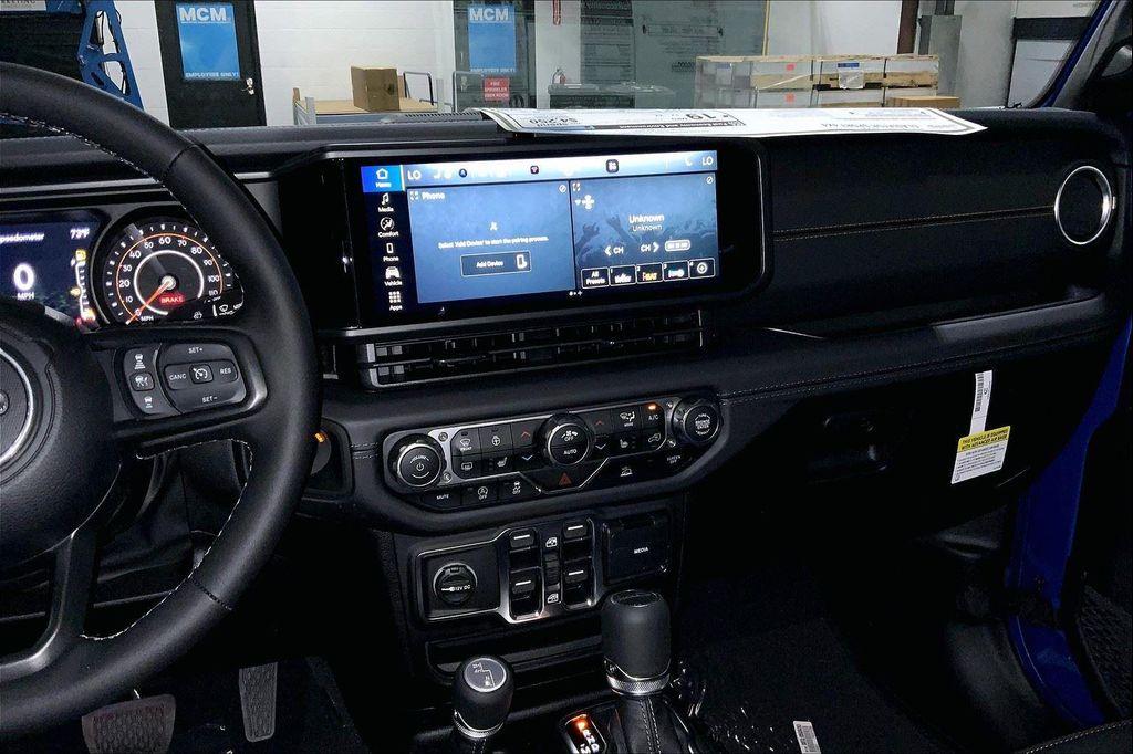 new 2025 Jeep Gladiator car, priced at $39,105