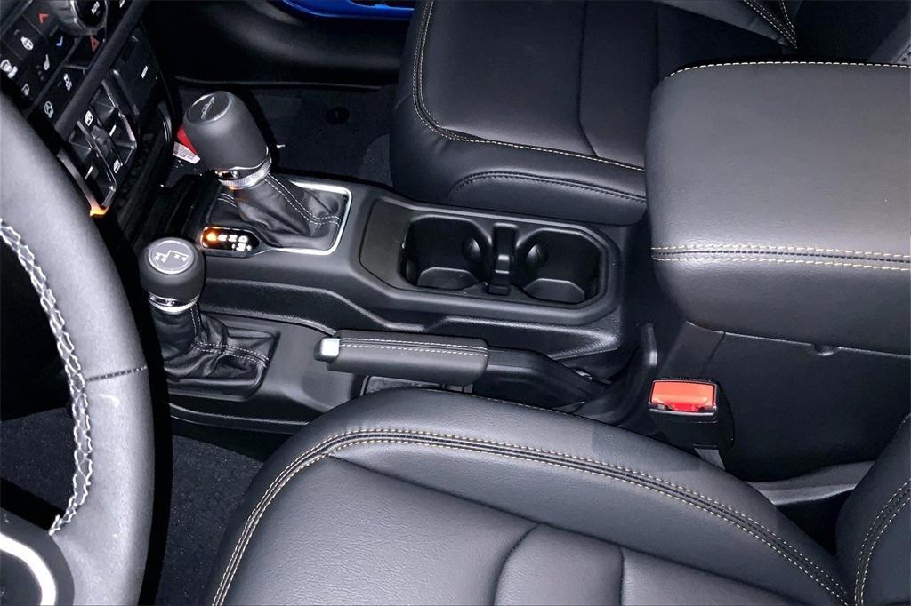 new 2025 Jeep Gladiator car, priced at $51,665