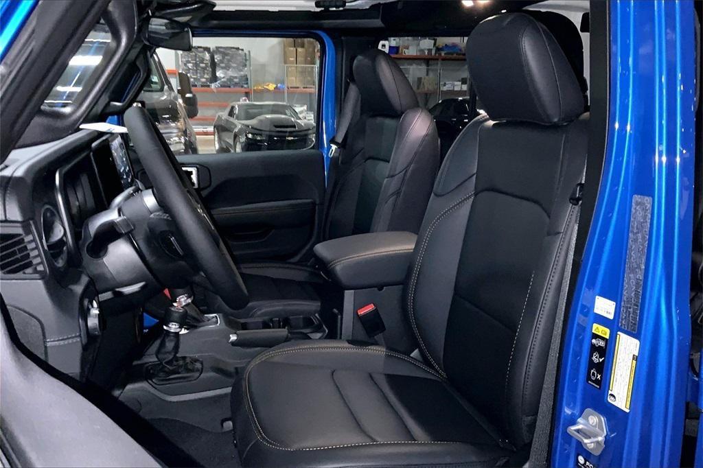 new 2025 Jeep Gladiator car, priced at $51,665