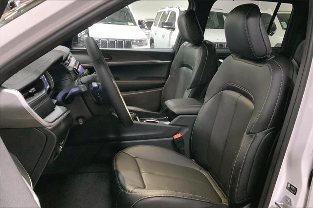 new 2025 Jeep Grand Cherokee car, priced at $49,526