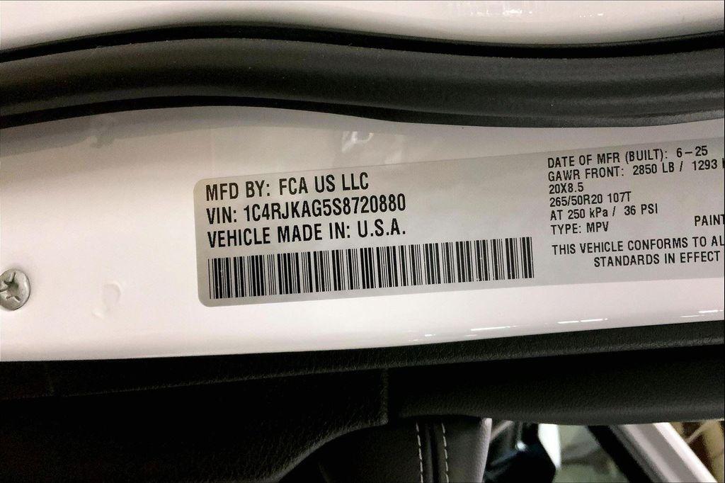 new 2025 Jeep Grand Cherokee L car, priced at $39,582