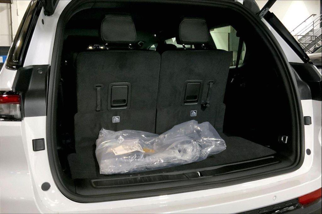 new 2025 Jeep Grand Cherokee L car, priced at $39,582